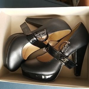 Women's shoes size 4M-